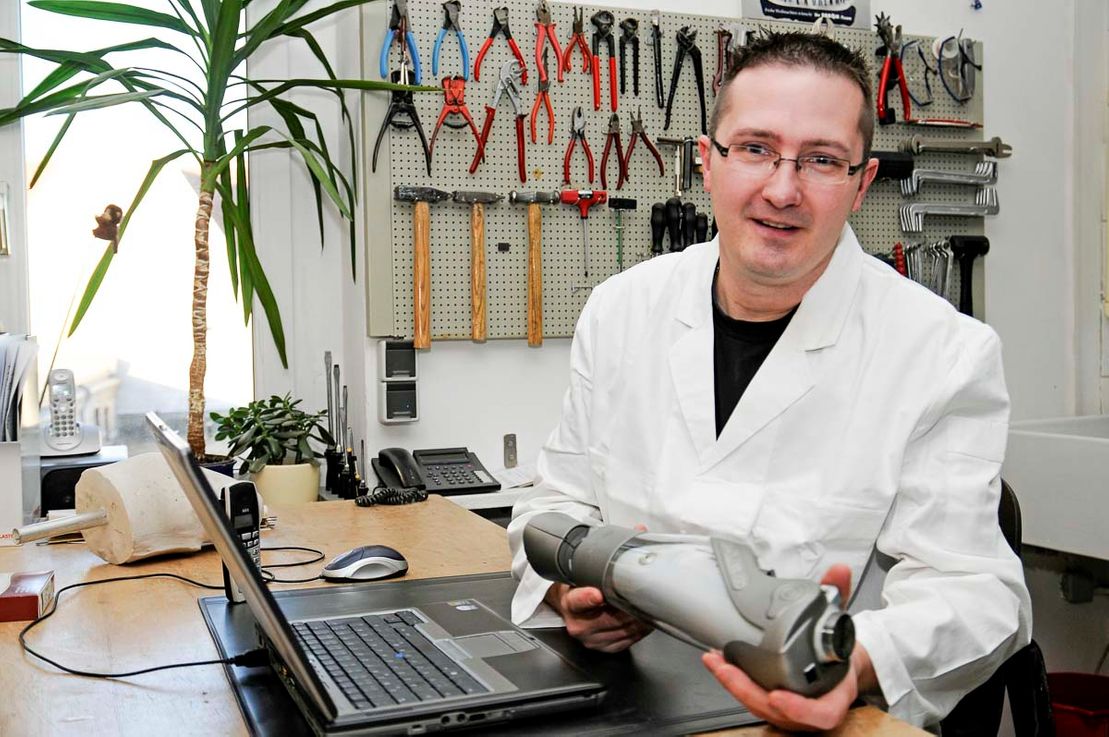 Geschäftsführer Sven Bennewitz vom Sanitätshaus & Orthopädietechnik Bennewitz in Halle (Saale)